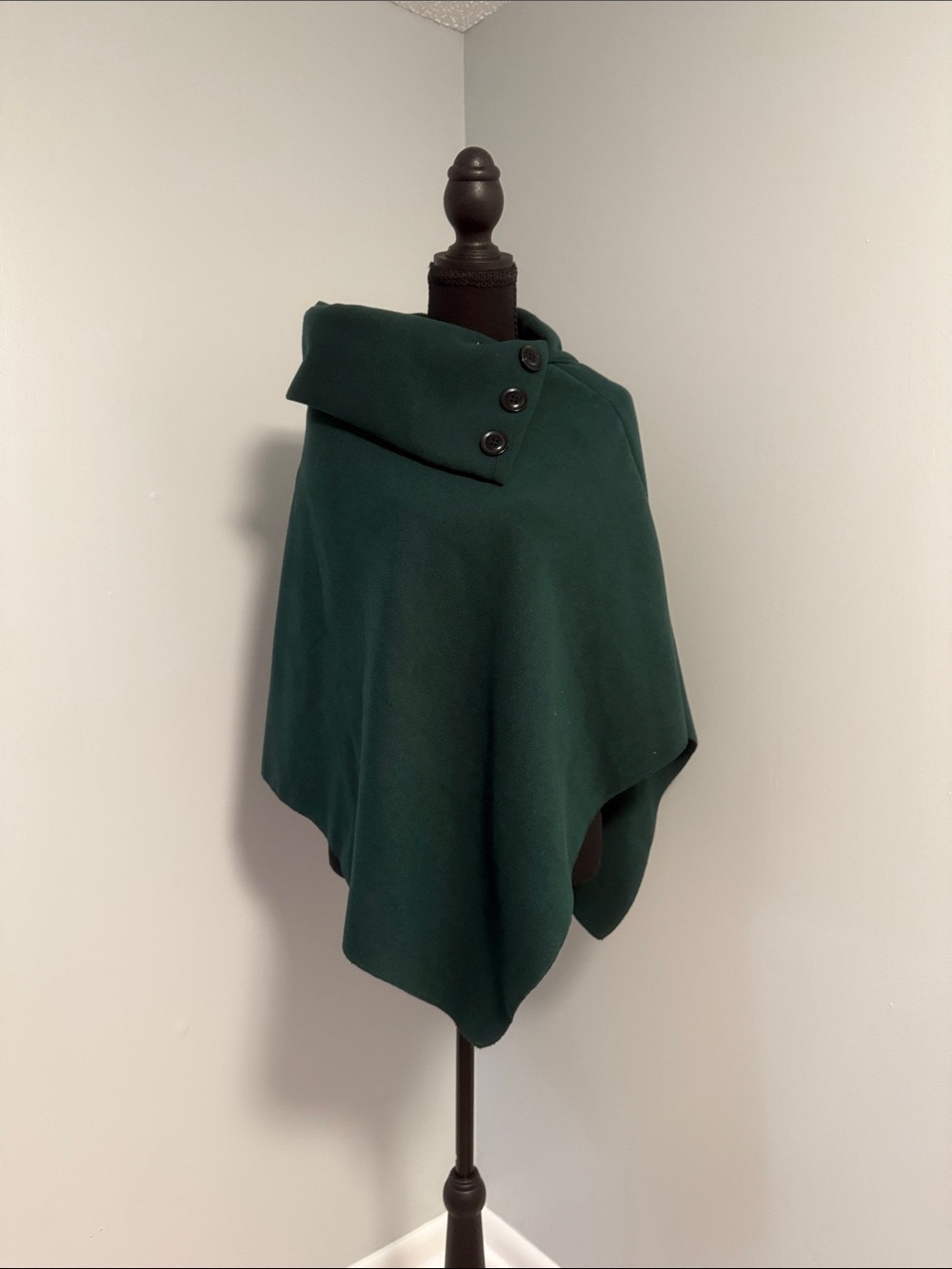 Women’s Dark Green Button-Front Wool Wrap